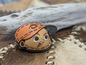 画像1: ojaga design カープ坊や横顔 ピンバッチ