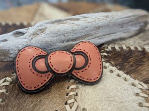 画像1: ojaga design HELLO KITTY ハローキティ リボン ピンバッジ